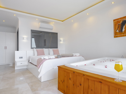  gece  -  Kasım
  | Kalkan Kördere'de Deniz Manzaralı 8 Kişilik Aile Villası: Çocuk Havuzlu ve Jakuzili